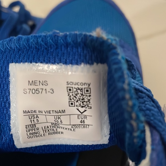 Men’s 11 1/2 Saucony
USA
UK
11.5
05/21
UPPER: LEATHERITEXTILE
OUTSOLE: RUBBER - Picture 3 of 5